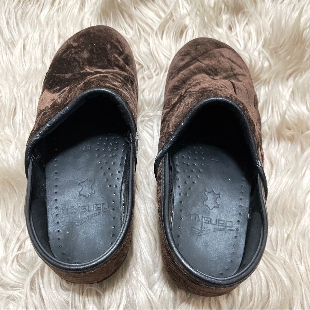 Brown velvet Dansko clogs size 37 (6.5-7) - Picture 4 of 11